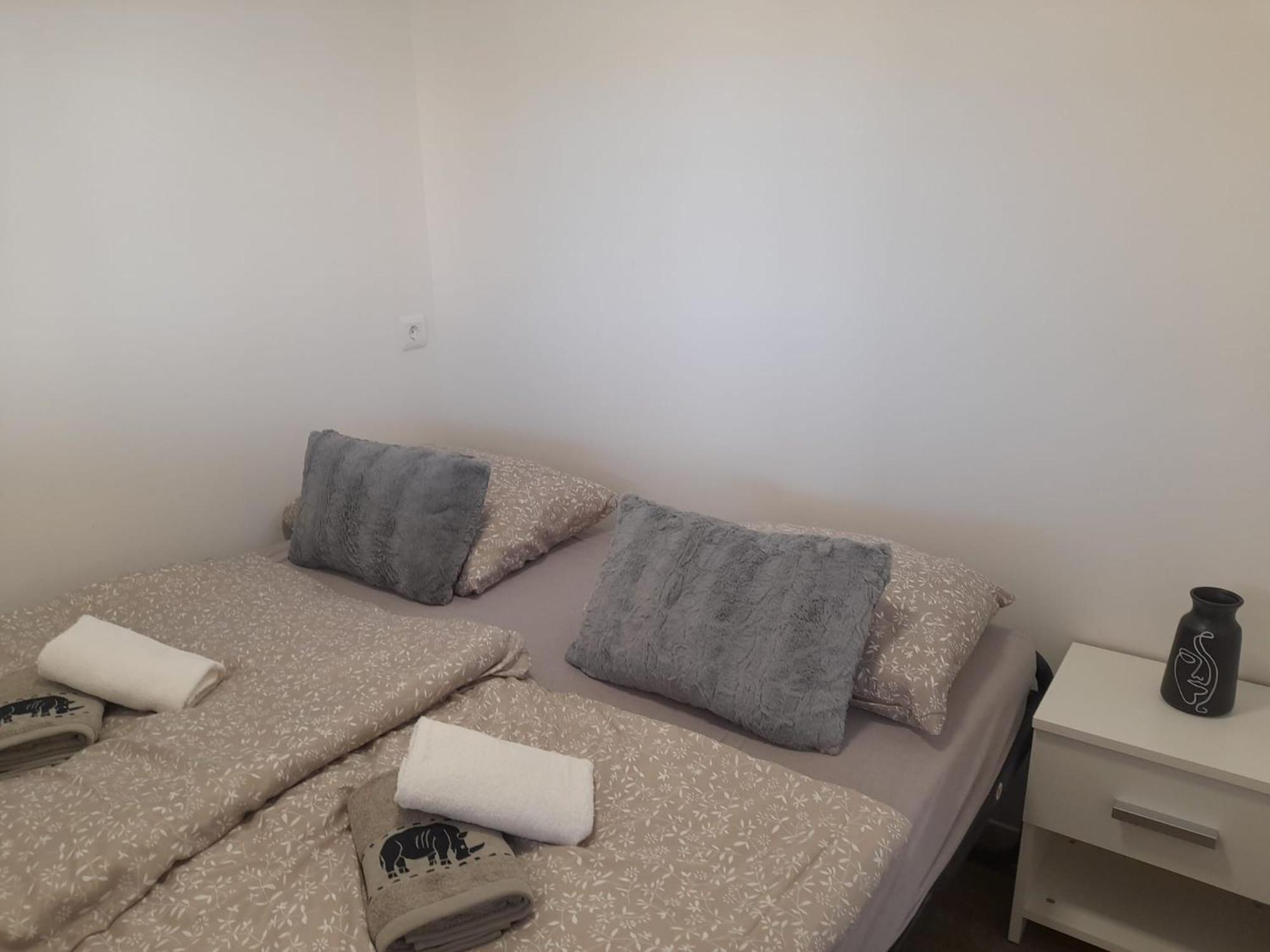 Ferienwohnung Tiny House Lily With Jacuzzi Sveti Filip i Jakov Exterior foto
