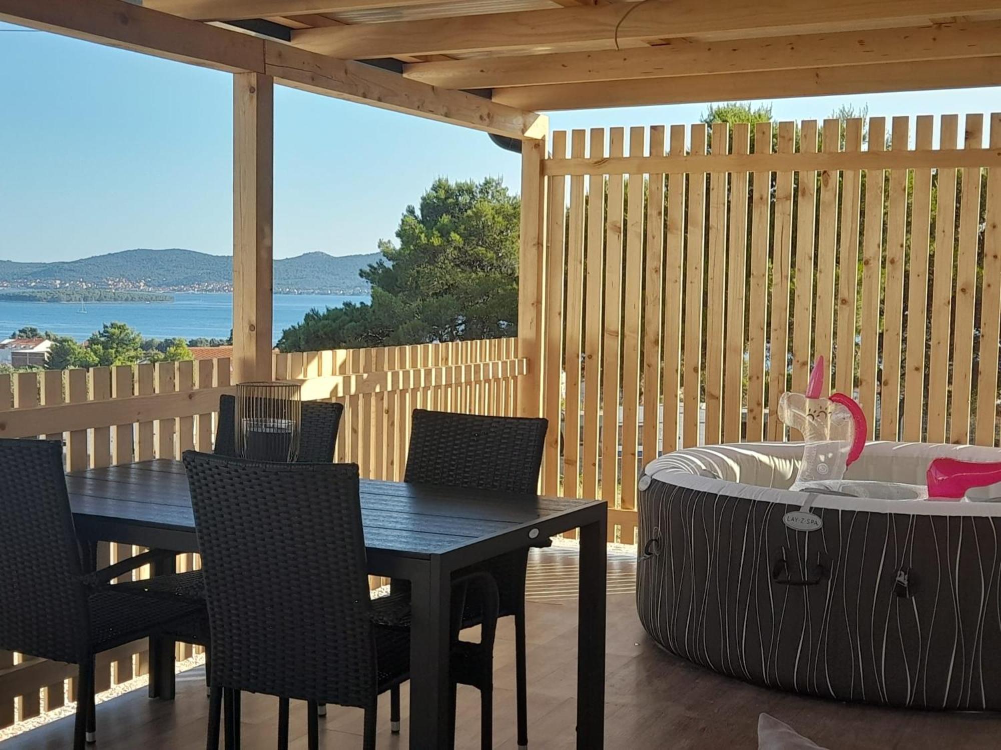 Ferienwohnung Tiny House Lily With Jacuzzi Sveti Filip i Jakov Exterior foto