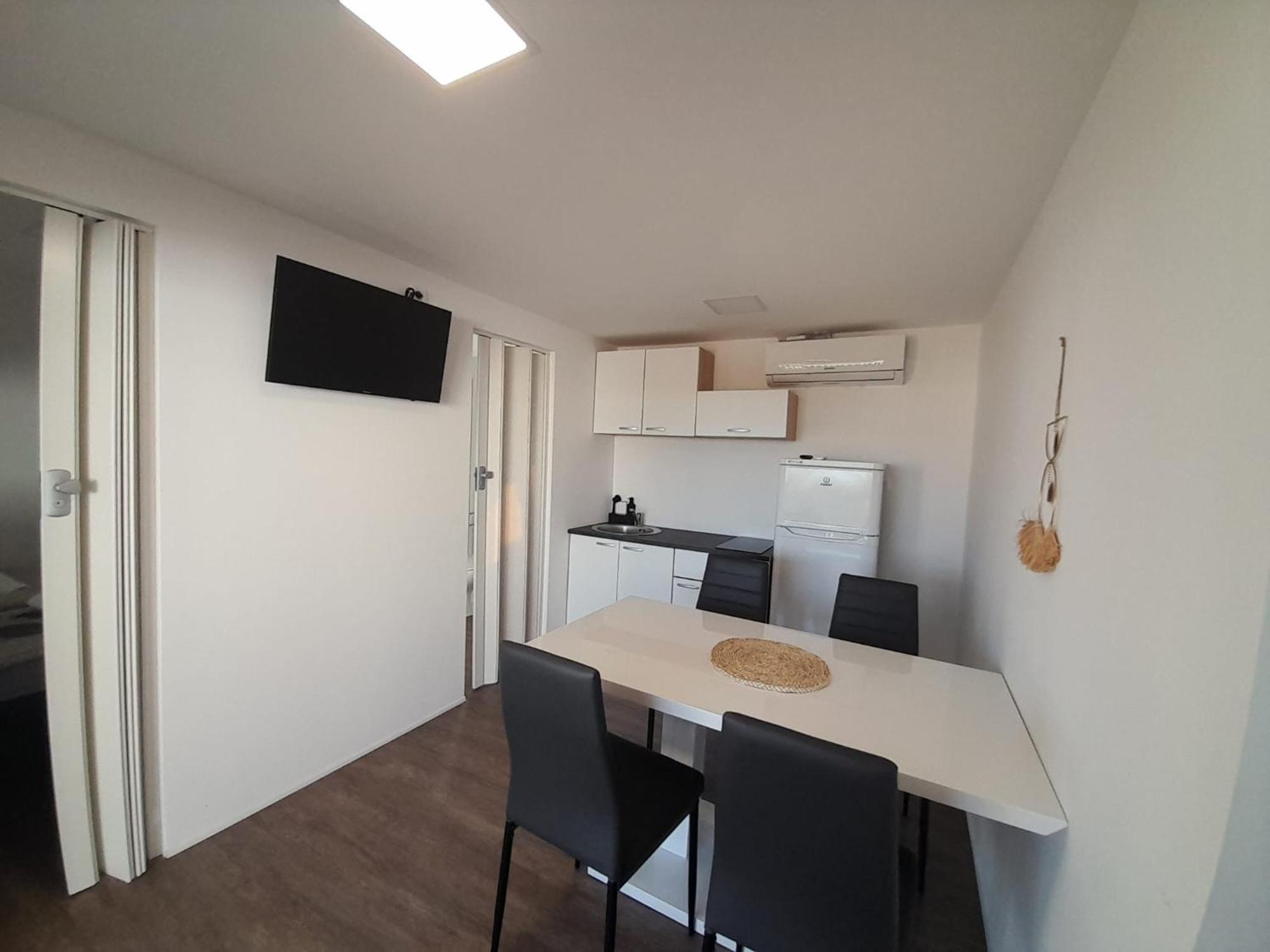 Ferienwohnung Tiny House Lily With Jacuzzi Sveti Filip i Jakov Exterior foto